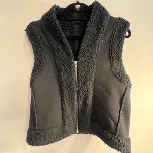 Aiko Fleece Vest